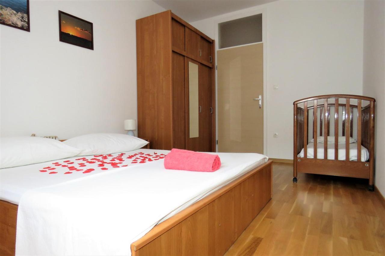 Apartment West *