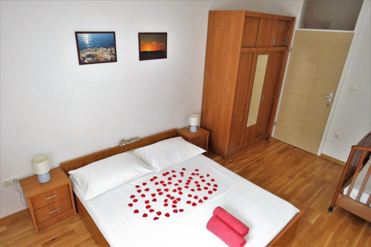 Apartment West *